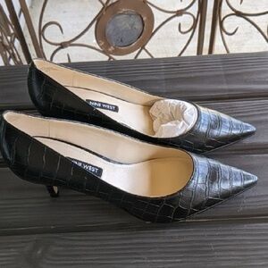 Black Metallic Pointed-Toe Stiletto Heels with Textured Design